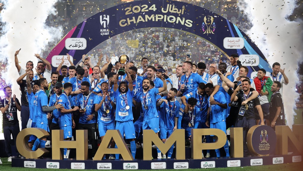 足球场边花絮 - 中国预计承办 沙特 超级杯