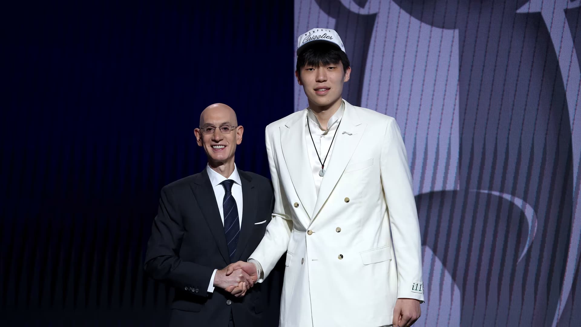 NBA 首日选秀落幕，弗拉格成为状元，榜眼哈珀，开拓者16顺位选进杨瀚森