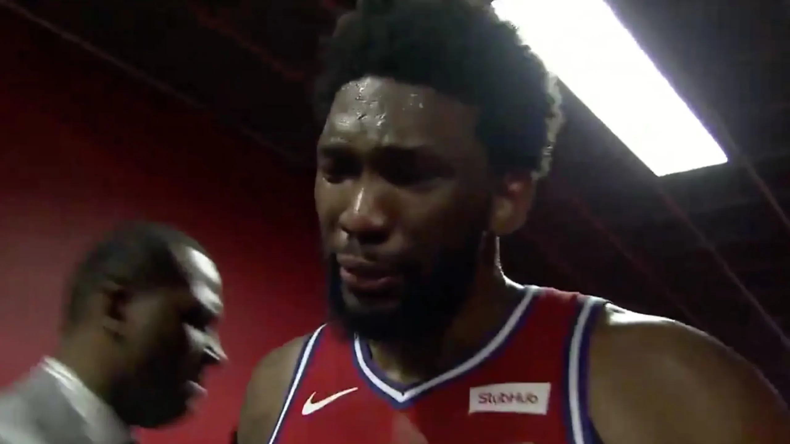 ESPN万字长文深度报道：关于 NBA 球员乔尔恩比德的一切