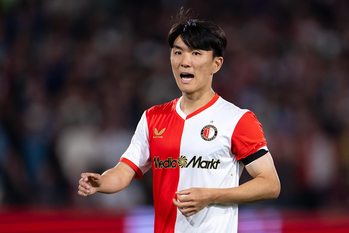 荷甲 费耶诺德 从贝尔格莱德红星签下韩国国脚黄仁范