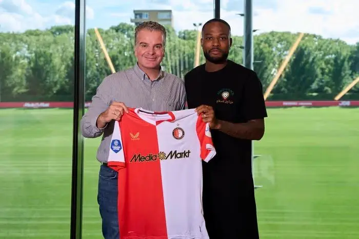 荷甲 费耶诺德 主帅范佩西当选8月最佳主帅，从马略卡租借加拿大前锋拉林