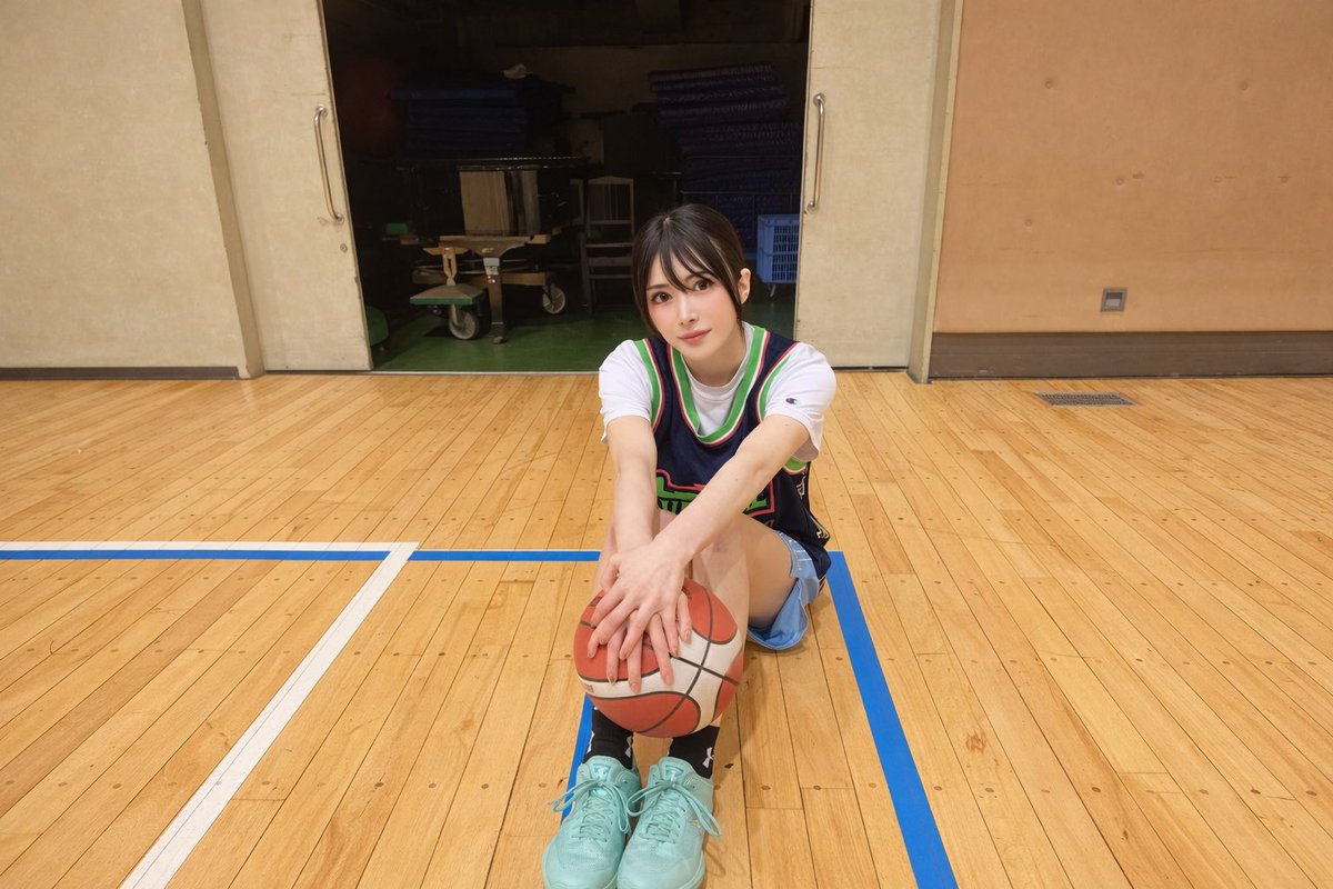 日本 AV 女优辻井ほのか新片大秀华丽运球基本功