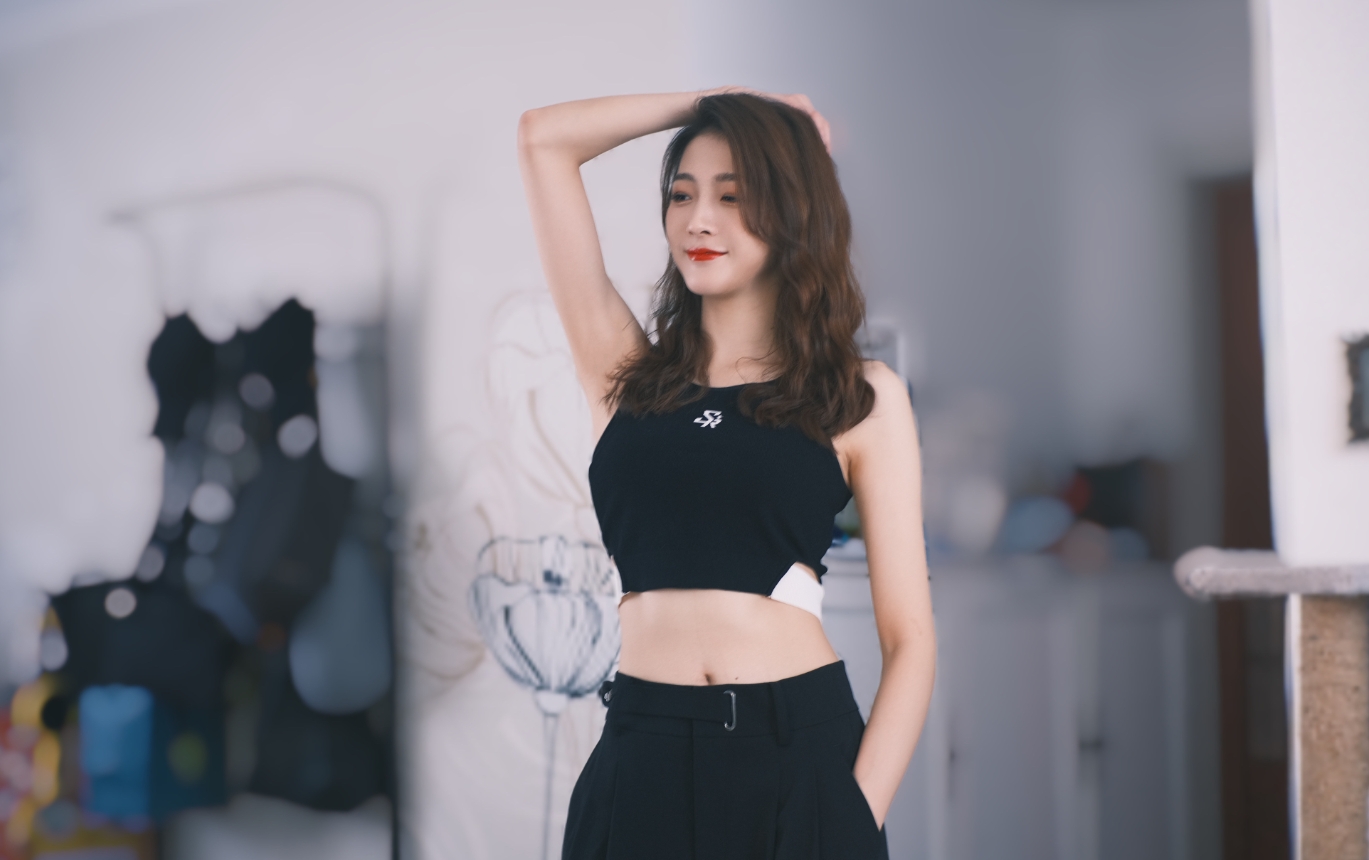 新一期《天下足球》迎来新任 美女 主持“雪儿”宋雪莹