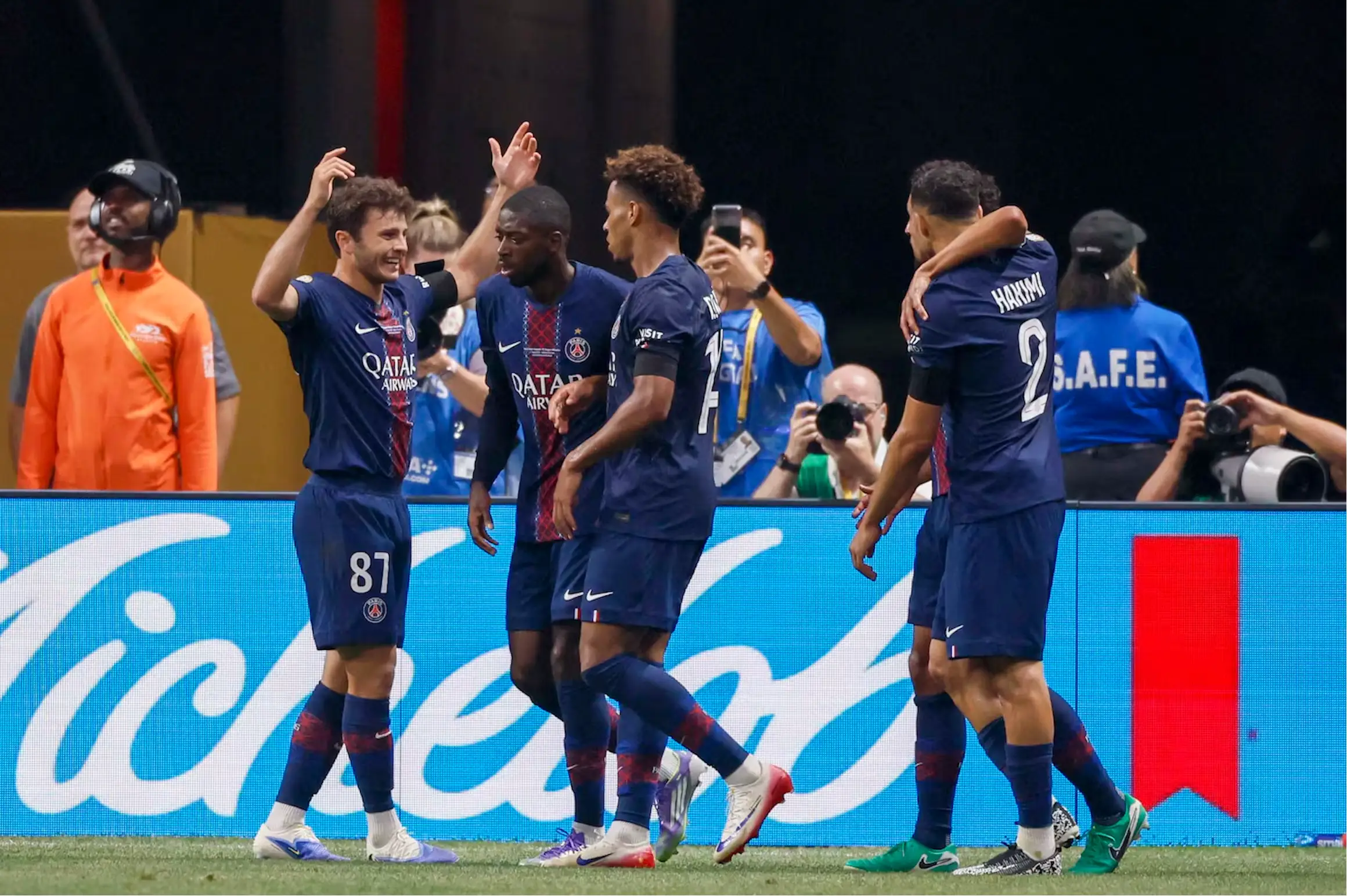 欧冠 1/8决赛巅峰对决一触即发