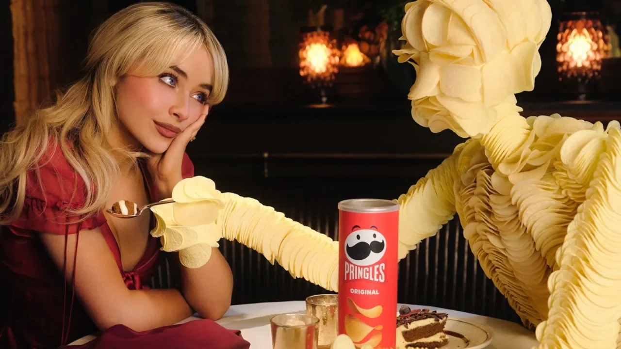 美国 美女 歌手Sabrina Carpenter致敬梅西，身穿阿根廷球衣大跳热舞